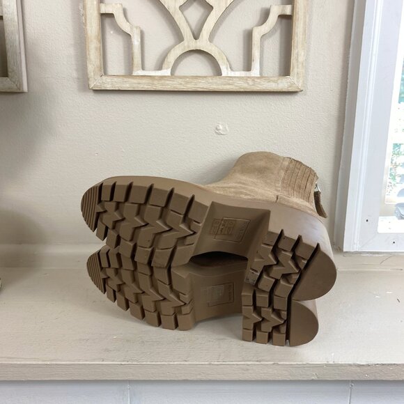 Dolce Vita Suede Lug Sole Heel Boots in Mushroom Size 6.5 - Picture 10 of 15